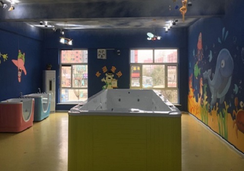 康妈贝比婴儿游泳馆